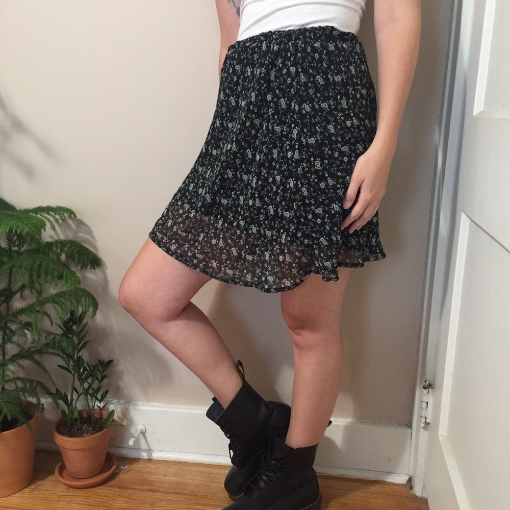 90’s grunge floral skirt!